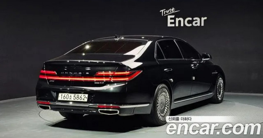 Genesis G90 