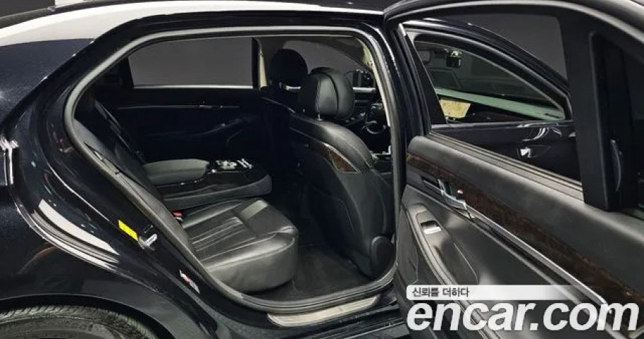 Genesis G90 