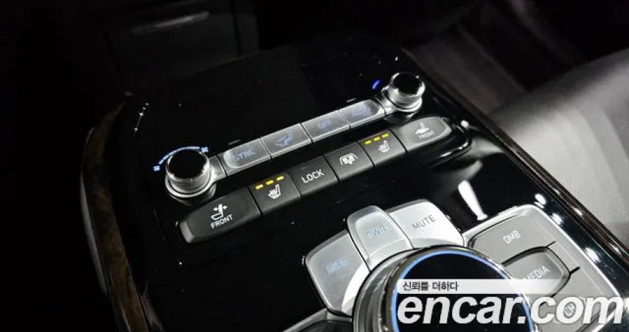 Genesis G90 