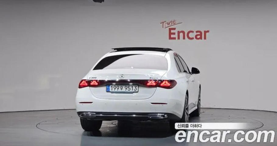 Mercedes-Benz E-Class 