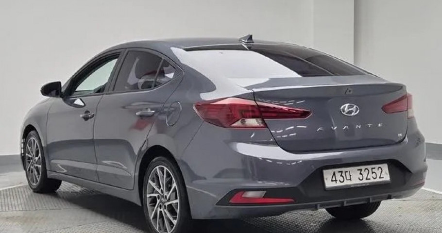Hyundai Avante (Elantra) 