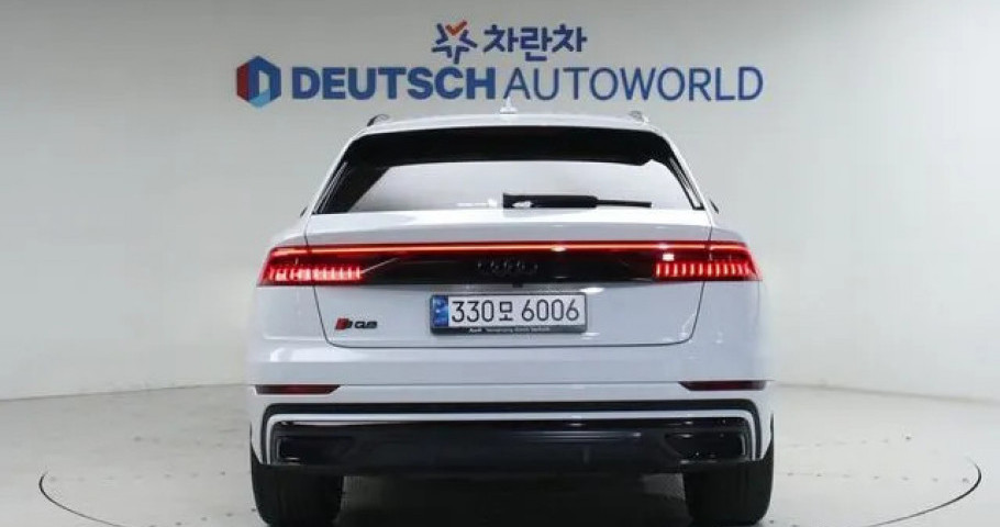 Audi Q8 
