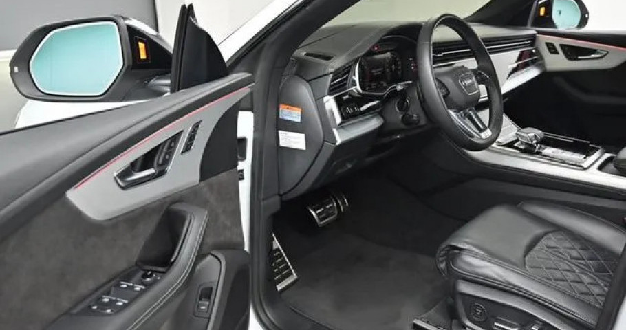 Audi Q8 