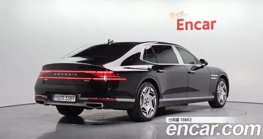 Genesis G90 