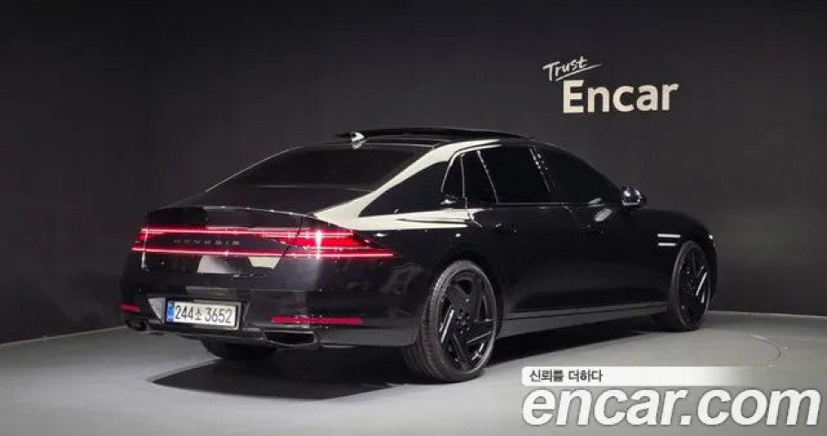 Genesis G90 