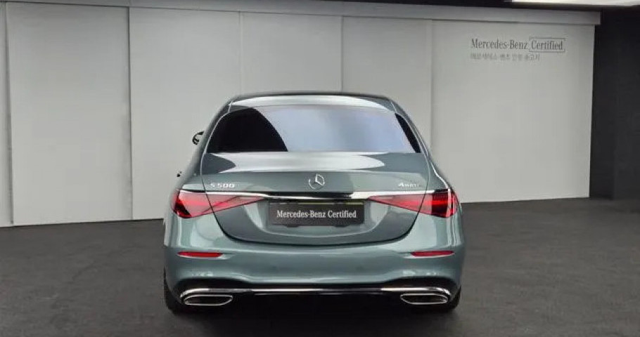 Mercedes-Benz S-Class 