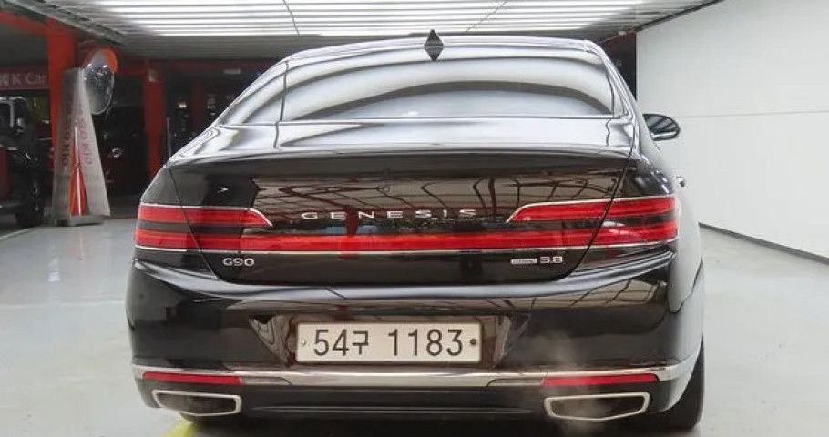 Genesis G90 