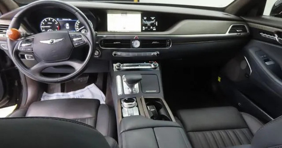 Genesis G90 