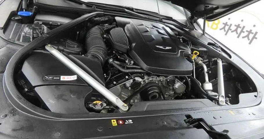 Genesis G90 