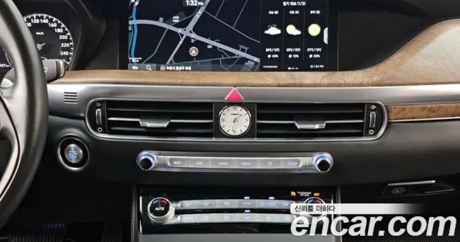 Genesis G90 
