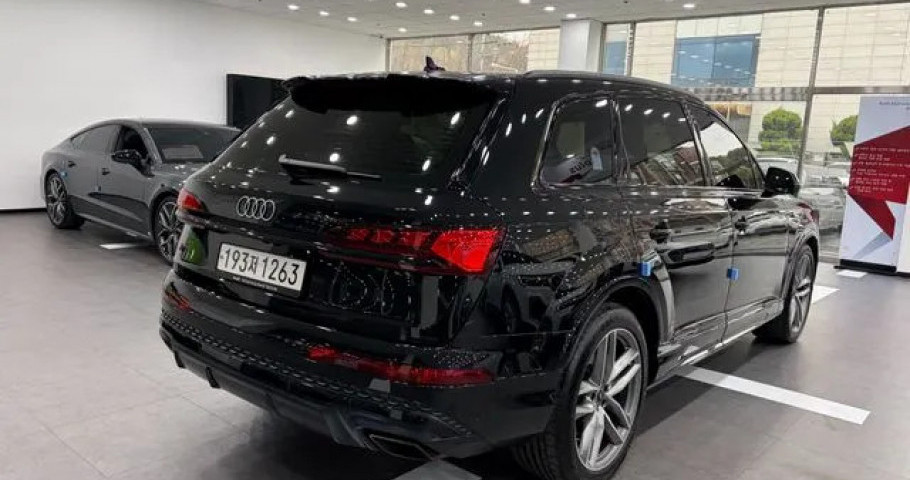 Audi Q7 