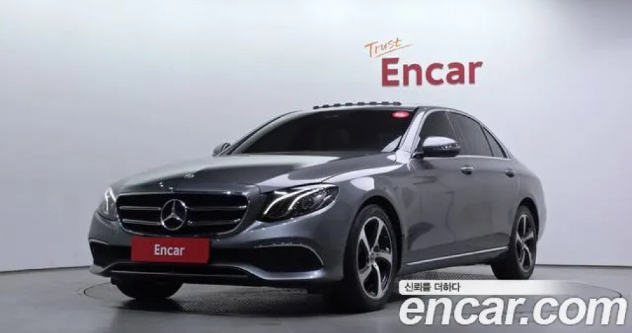 Mercedes-Benz E-Class 