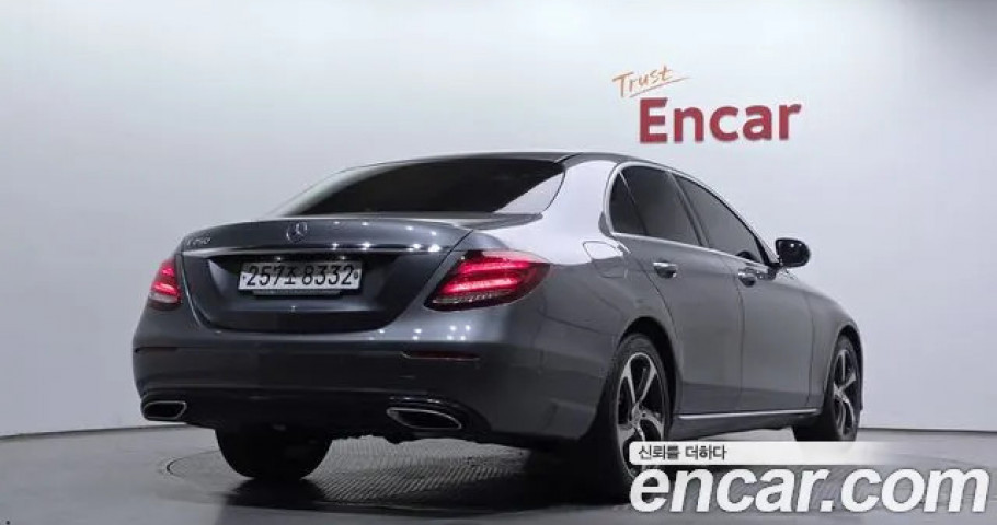Mercedes-Benz E-Class 