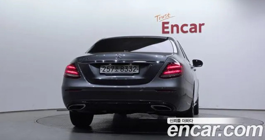 Mercedes-Benz E-Class 
