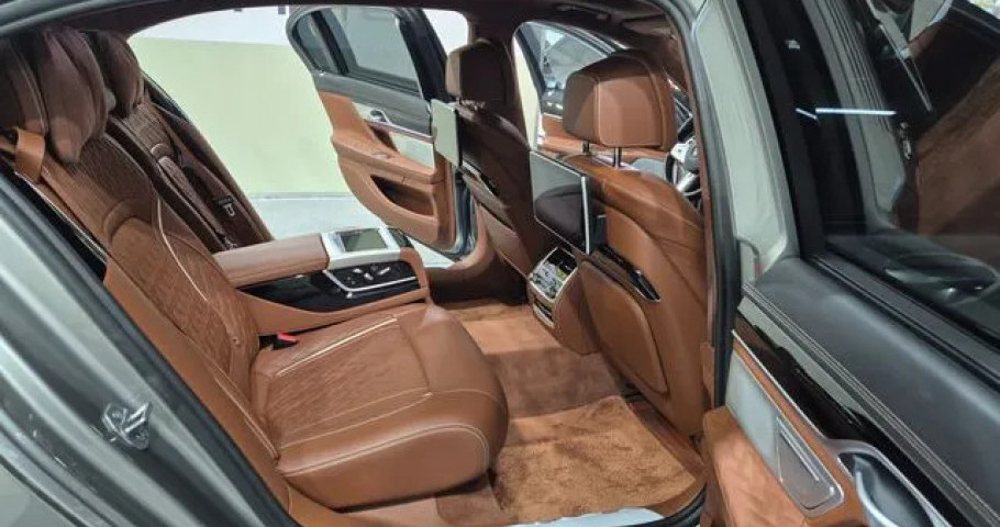 Bmw 7-Series 
