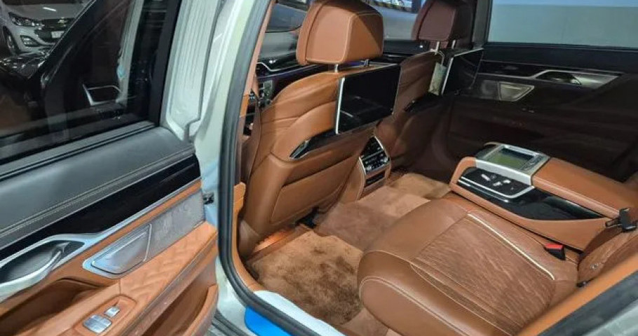 Bmw 7-Series 