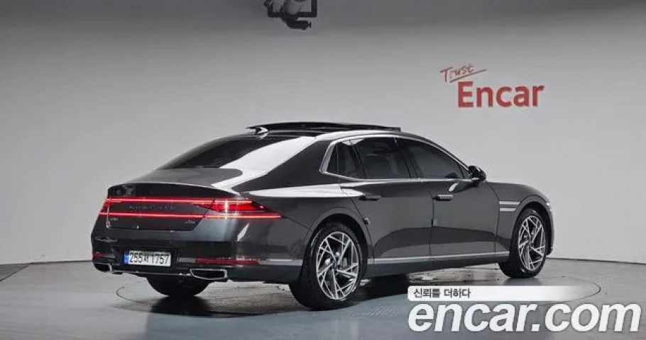 Genesis G90 