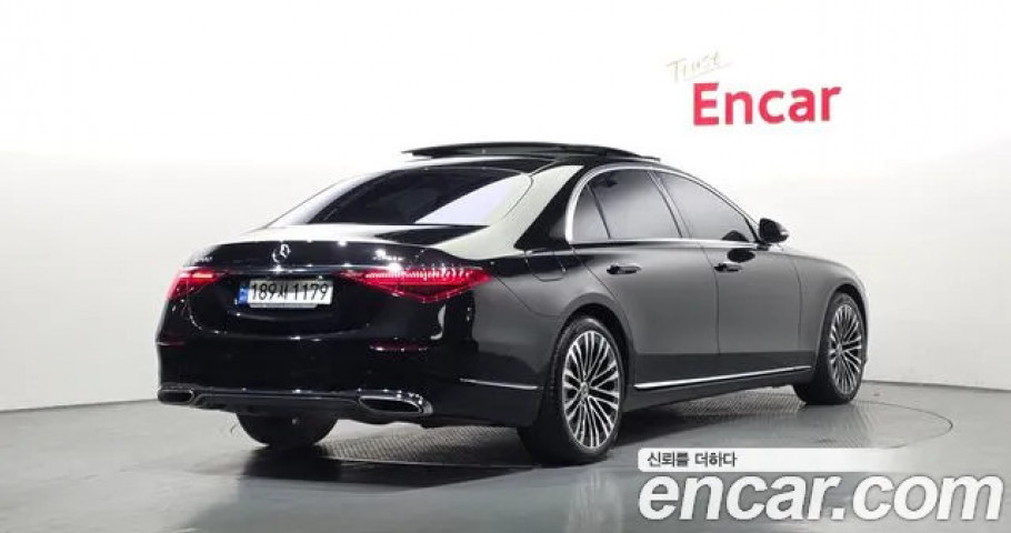 Mercedes-Benz S-Class 