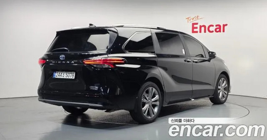 Toyota Sienna 