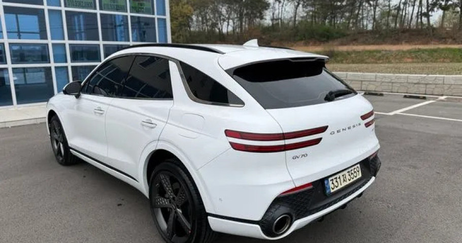 Genesis Gv70 