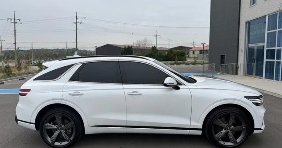 Genesis Gv70 