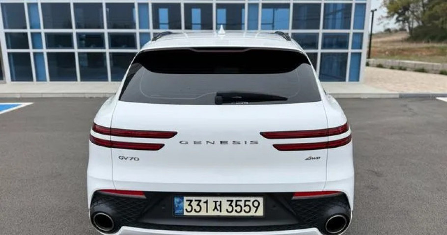 Genesis Gv70 