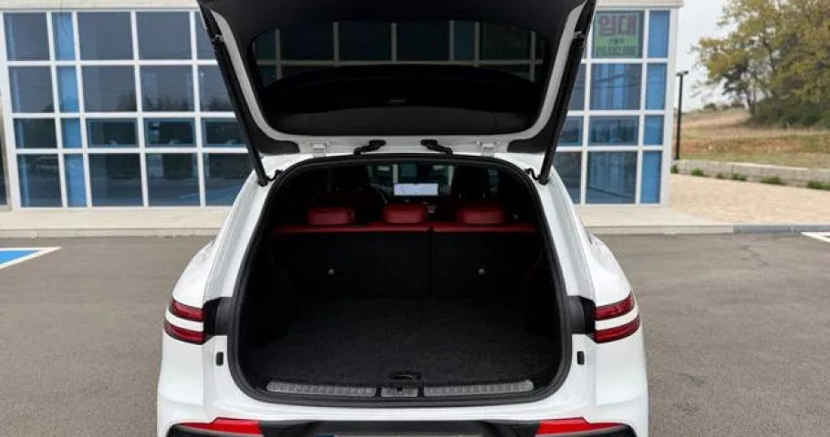Genesis Gv70 