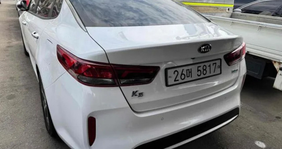 Kia K5 