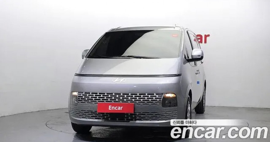 Hyundai Staria 