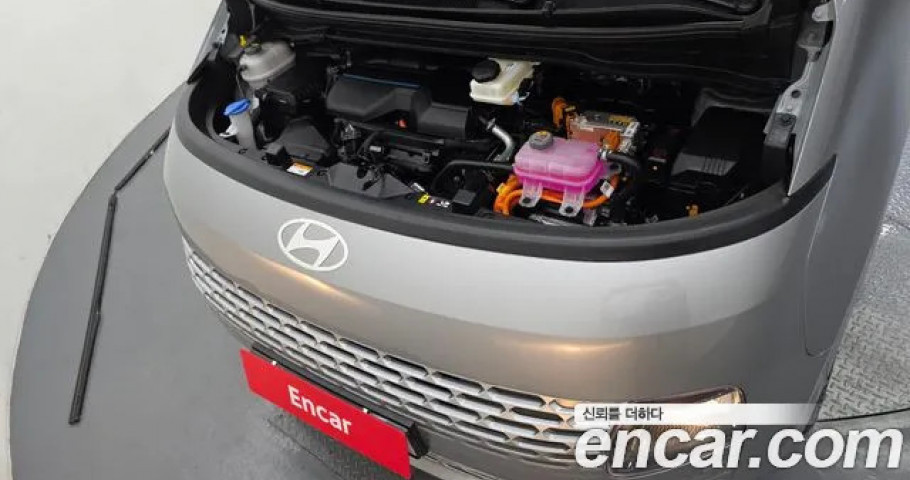 Hyundai Staria 
