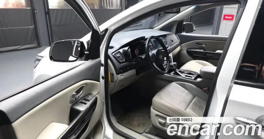 Kia Carnival 