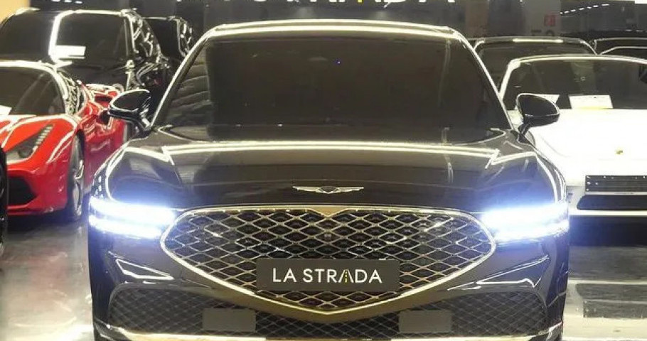 Genesis G90 