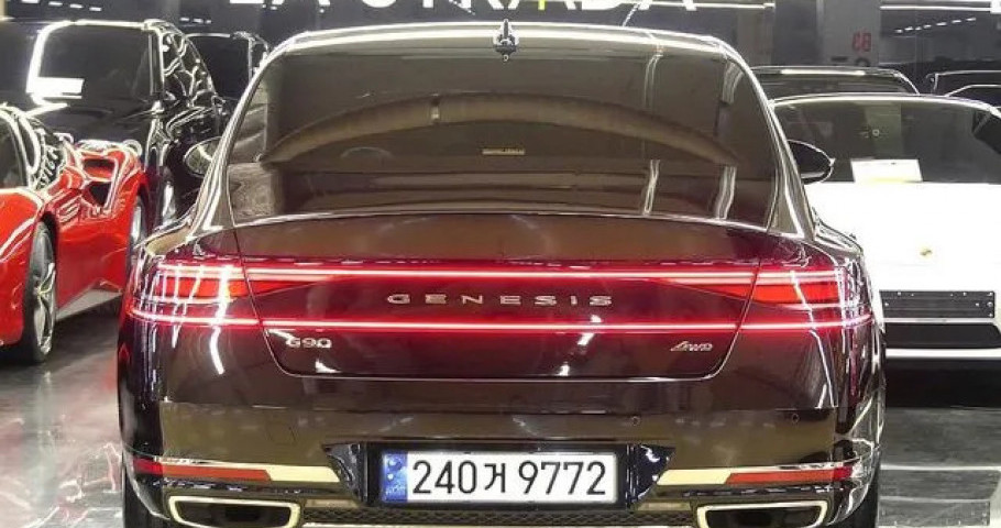 Genesis G90 