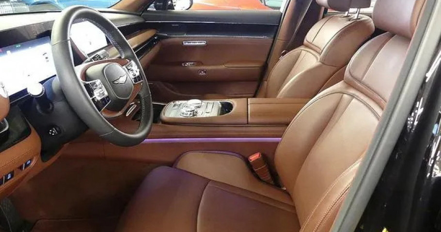 Genesis G90 