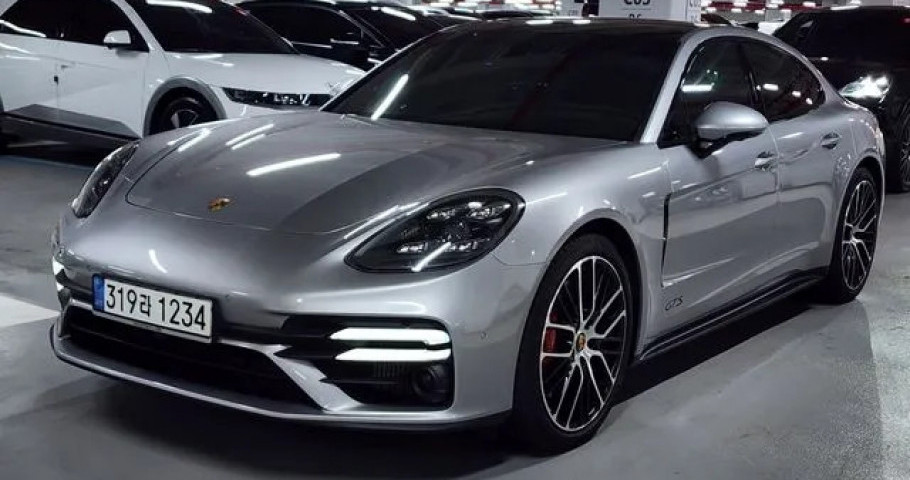 Porsche Panamera 