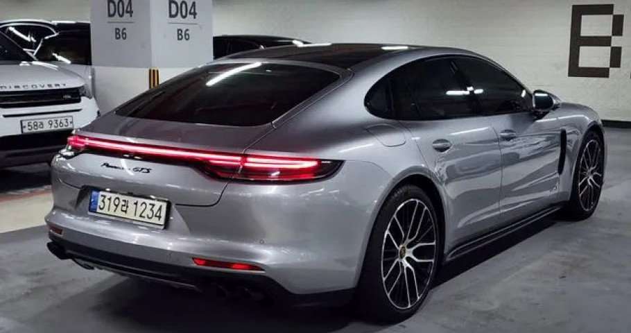 Porsche Panamera 