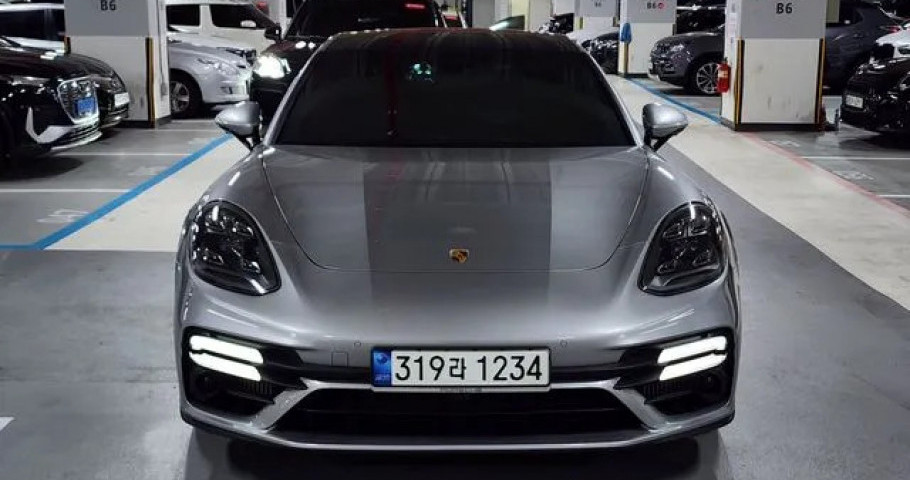 Porsche Panamera 