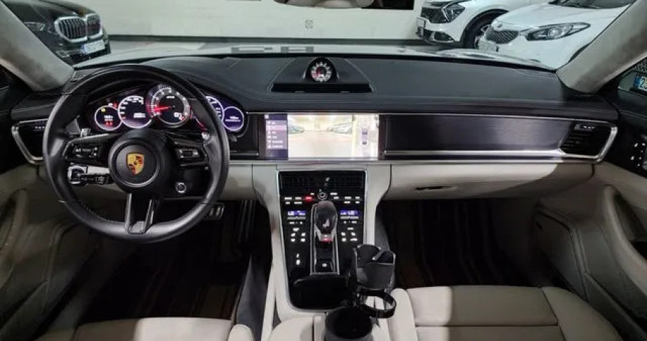 Porsche Panamera 