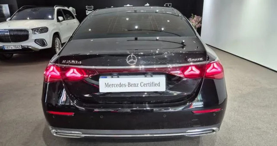 Mercedes-Benz E-Class 