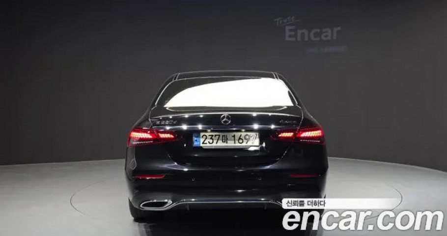 Mercedes-Benz E-Class 