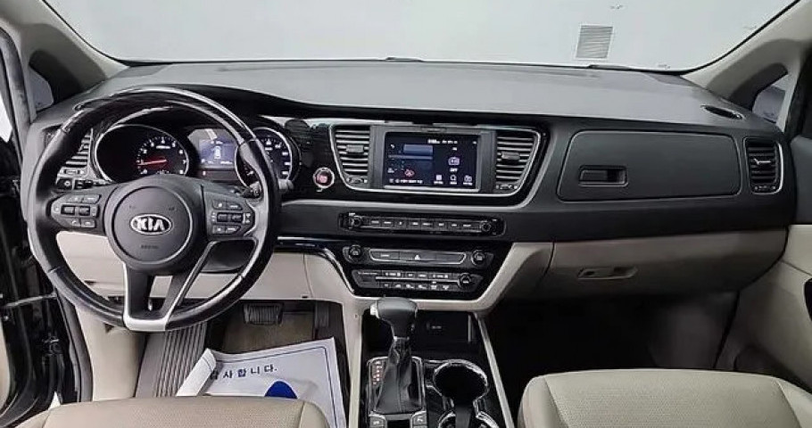 Kia Carnival 