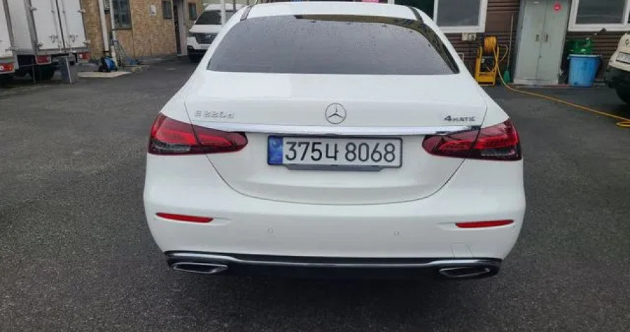 Mercedes-Benz E-Class 