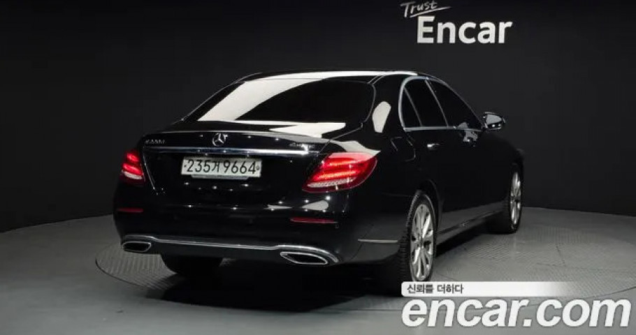 Mercedes-Benz E-Class 