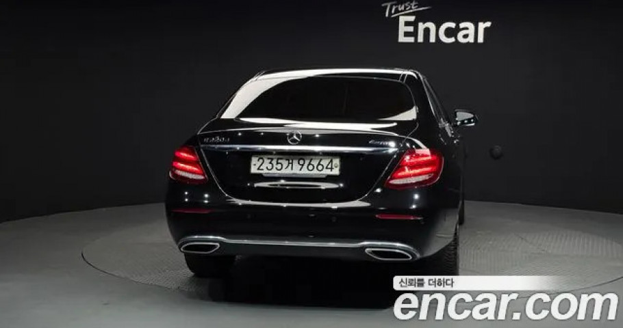 Mercedes-Benz E-Class 