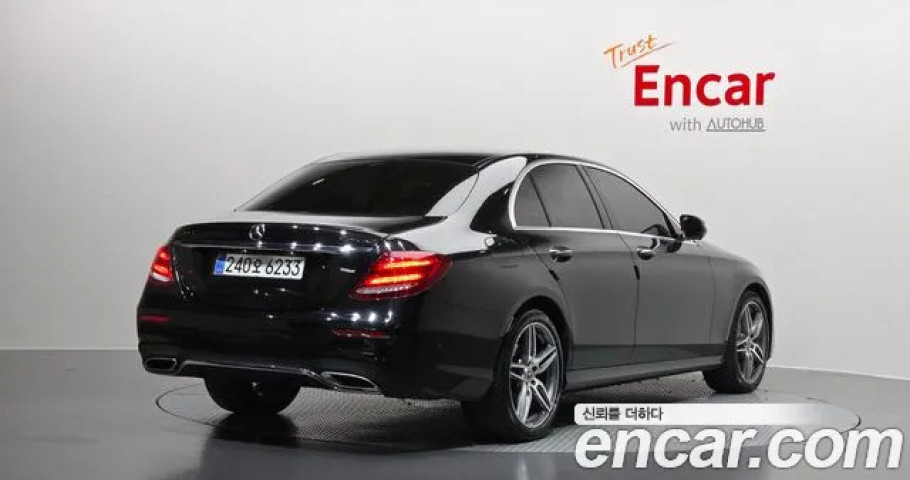 Mercedes-Benz E-Class 