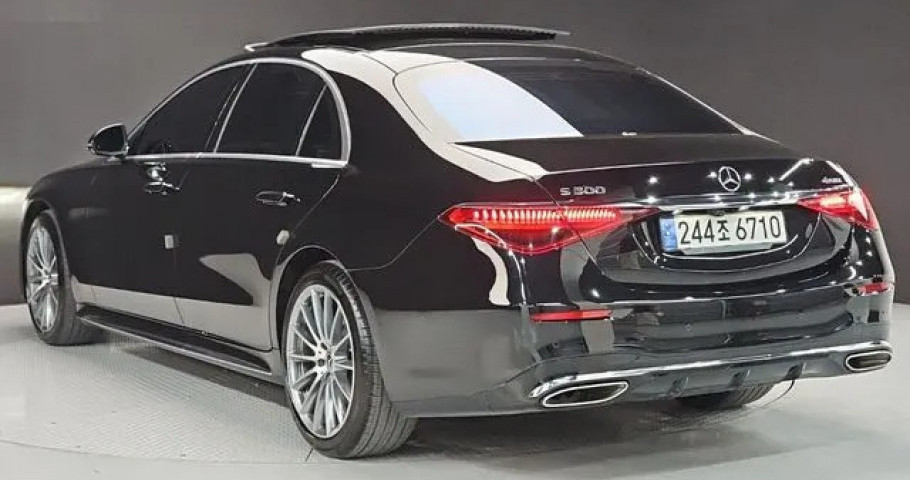 Mercedes-Benz S-Class 