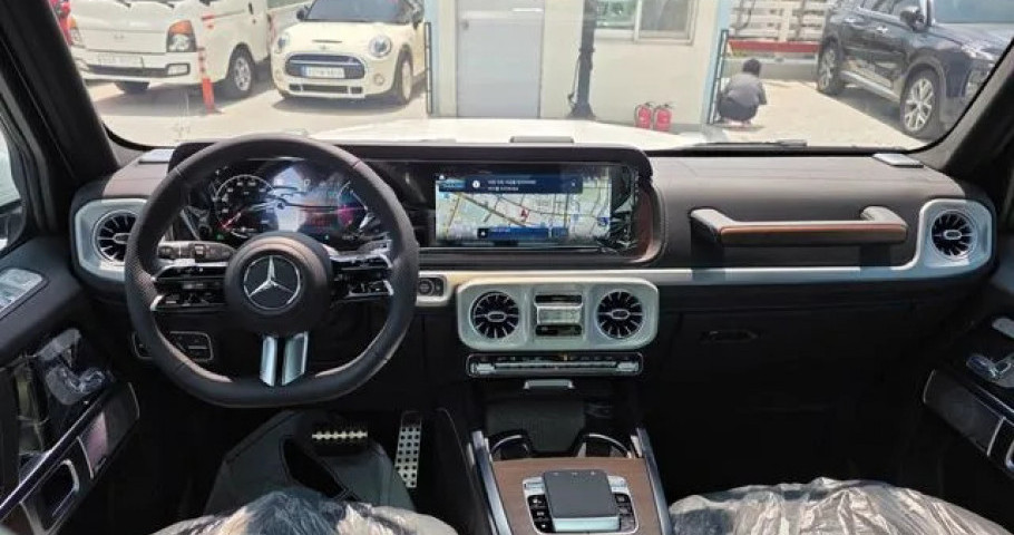 Mercedes-Benz G-Class 