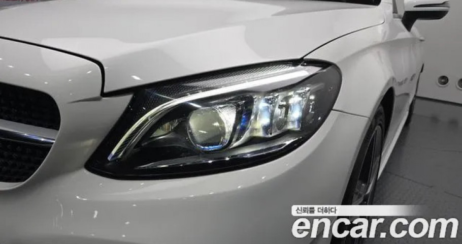 Mercedes-Benz C-Class 