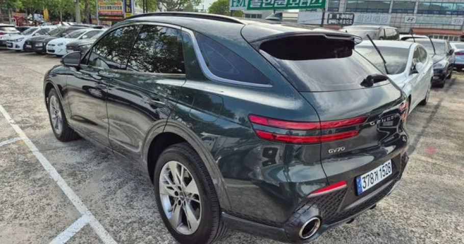 Genesis Gv70 