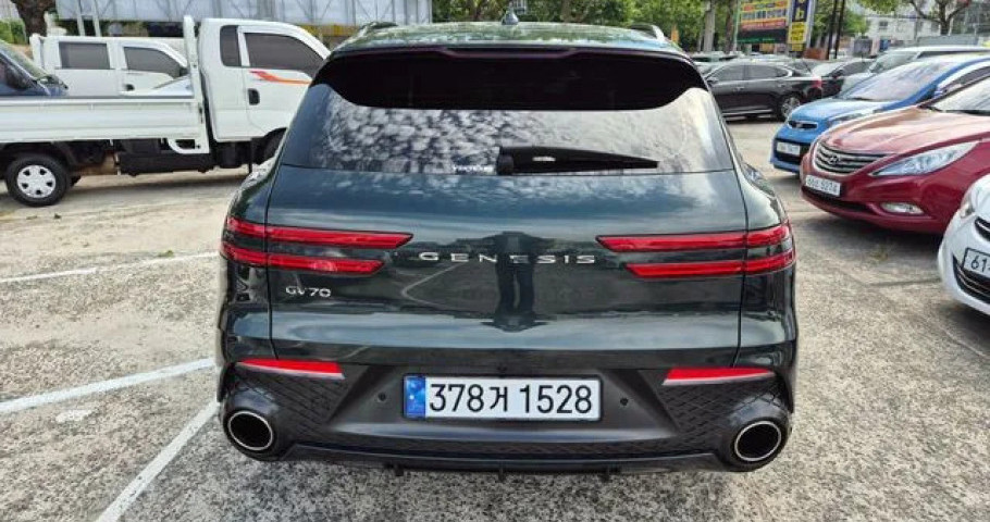 Genesis Gv70 